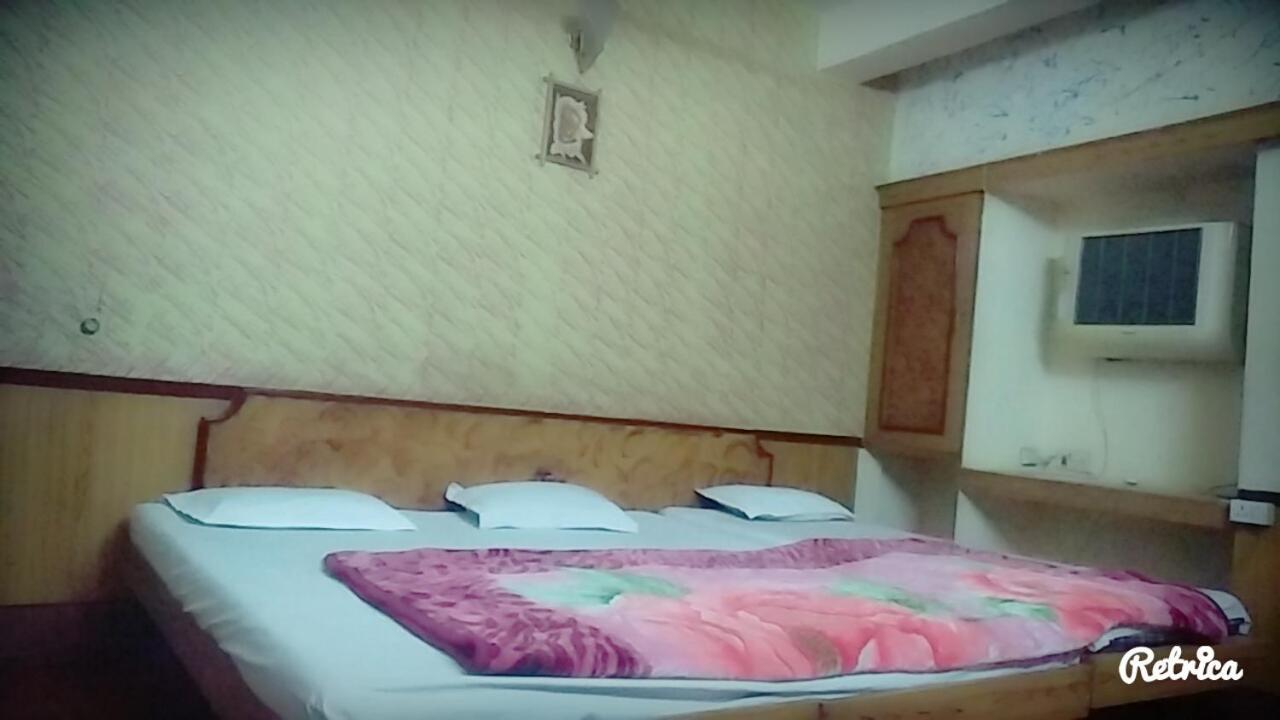 New Crown Hotel إندور المظهر الخارجي الصورة