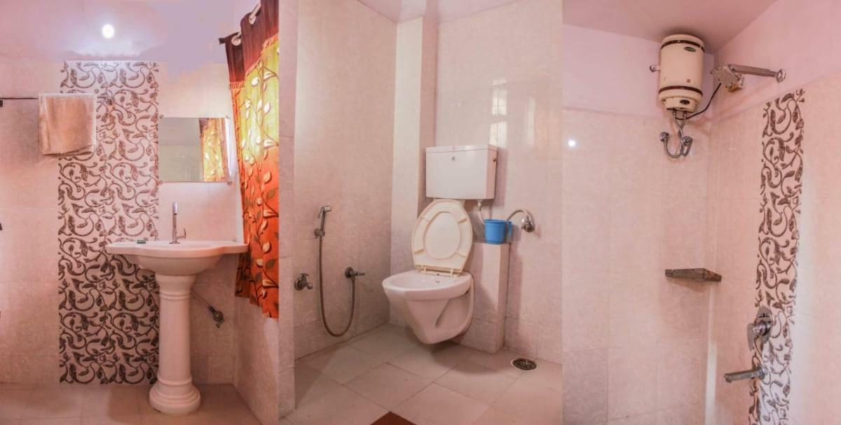 New Crown Hotel إندور المظهر الخارجي الصورة